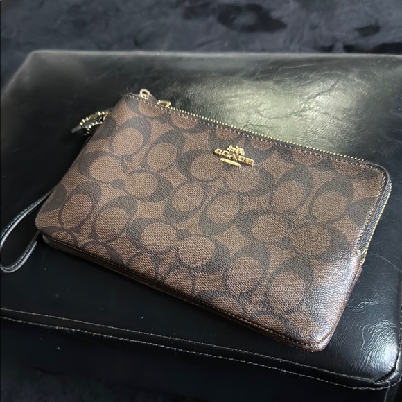 Coach Double-Zip Signature Brown Wristlet